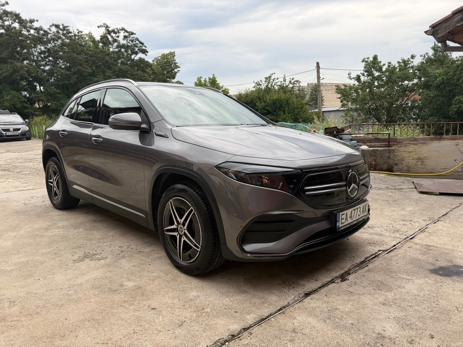 Mercedes-Benz EQA 250 PREMIUM, снимка 2 - Автомобили и джипове - 55102377