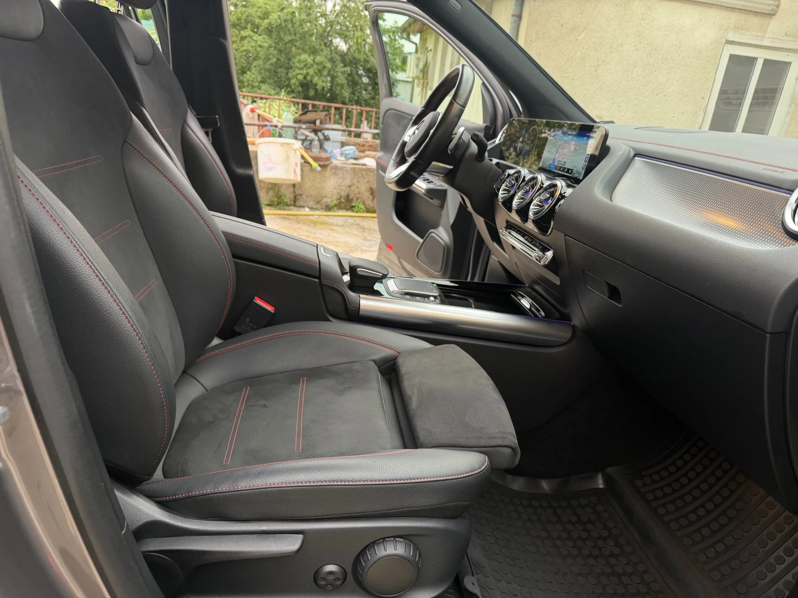 Mercedes-Benz EQA 250 PREMIUM, снимка 10 - Автомобили и джипове - 55102377
