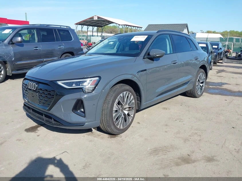 Audi Q8 E-Tron Prestige Quattro, снимка 1 - Автомобили и джипове - 55180692