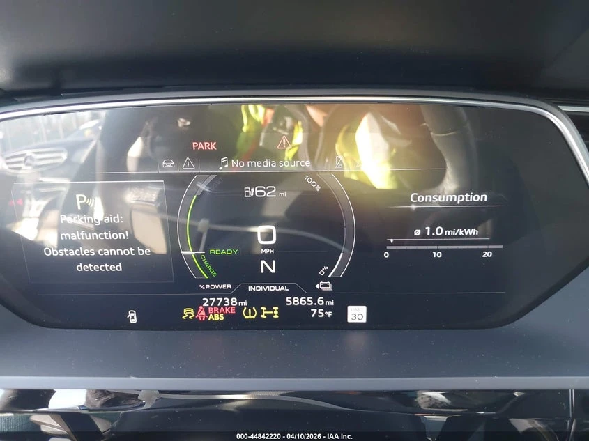 Audi Q8 E-Tron Prestige Quattro, снимка 7 - Автомобили и джипове - 55180692
