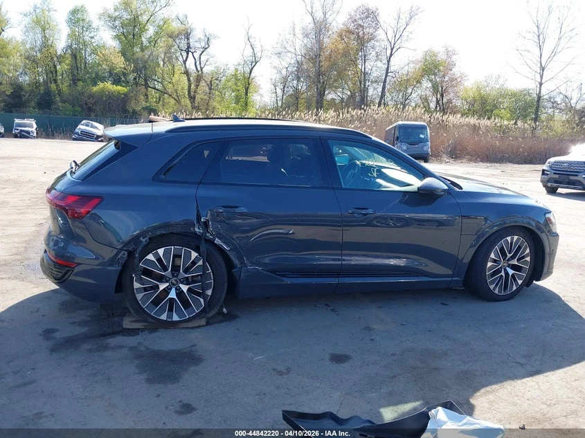 Audi Q8 E-Tron Prestige Quattro, снимка 12 - Автомобили и джипове - 55180692