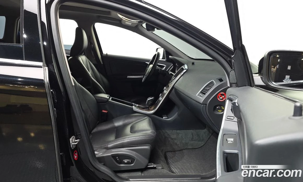 Volvo XC60 D3 1st, снимка 11 - Автомобили и джипове - 56123242