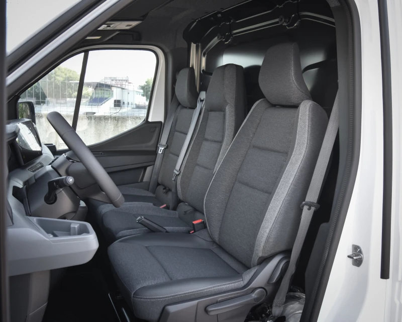 Nissan Interstar 2.0dci 130hp Comfort L3H2, снимка 8 - Бусове и автобуси - 51180008