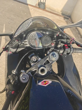 Обява за продажба на Honda Cbr Cbr fireblade 1000 ~12 900 лв. - изображение 8 | Auto.bg Обява за продажба на Honda Cbr Cbr fireblade 1000 ~12 900 лв. - изображение 8