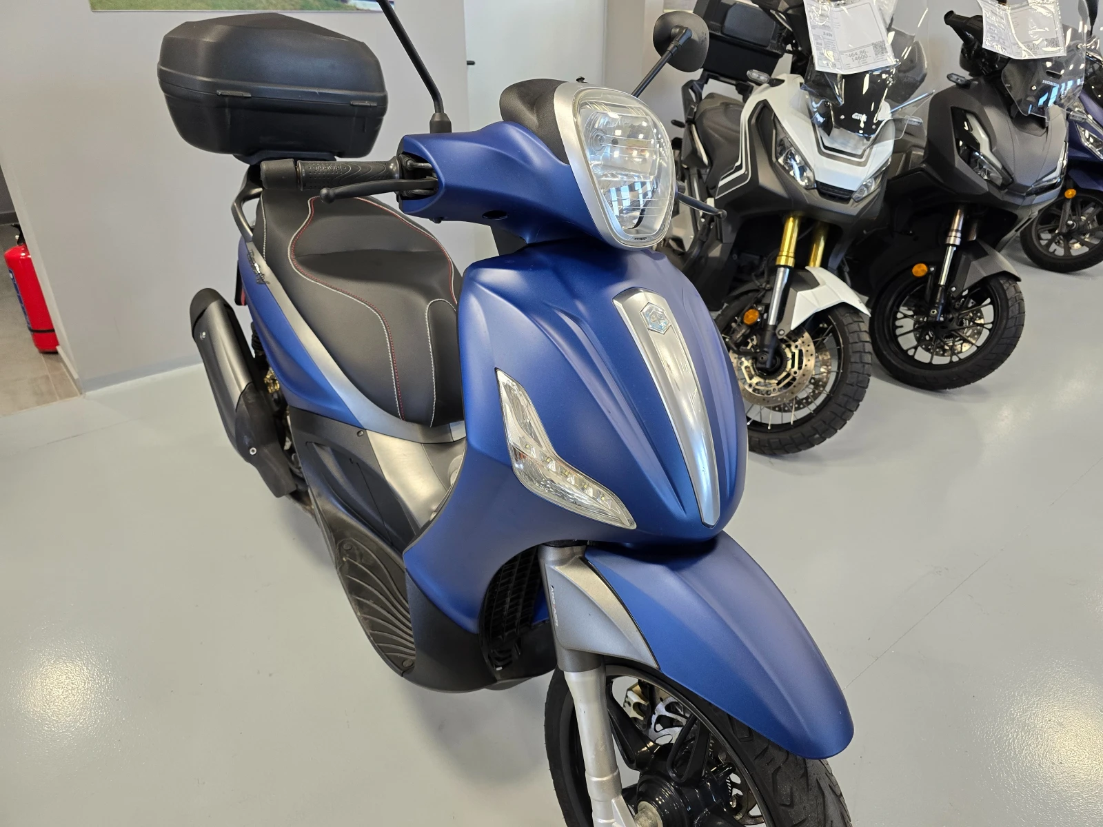 Piaggio Beverly 350ie, ABS-ASR, Blue Mat! - изображение 8
