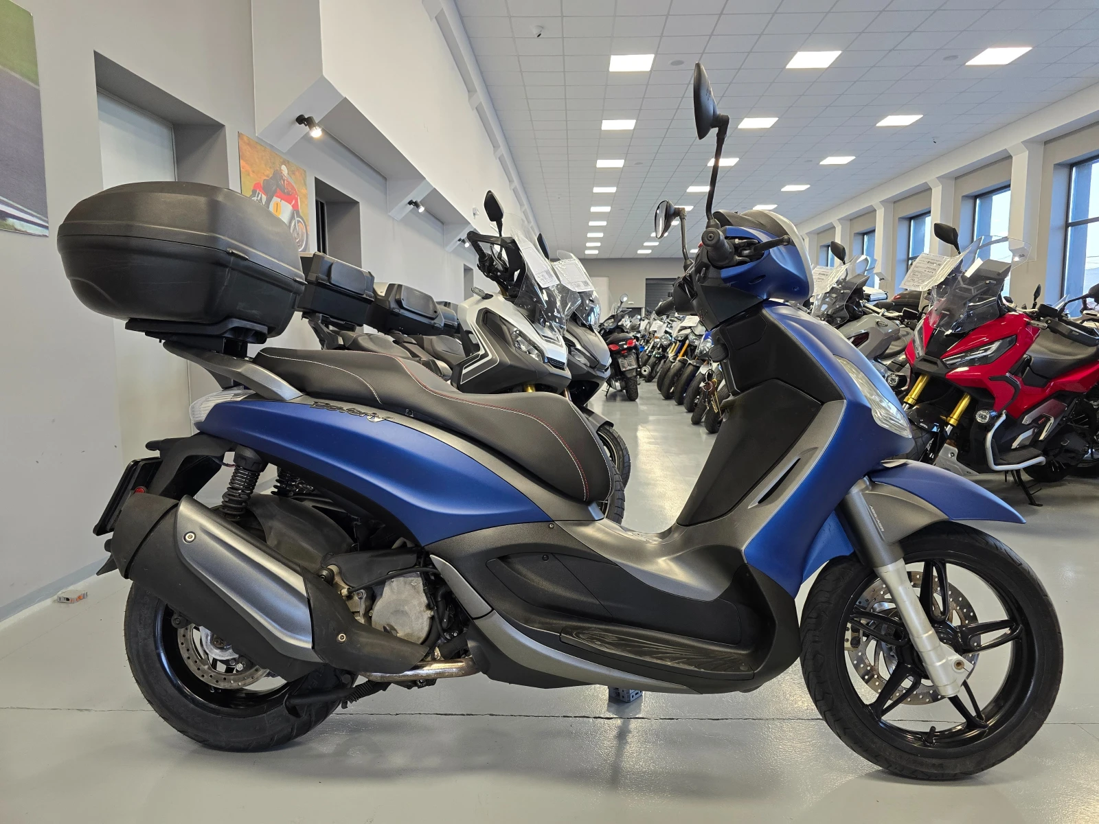 Piaggio Beverly 350ie, ABS-ASR, Blue Mat! - изображение 2