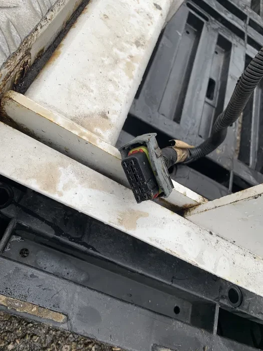 Оригинален теглич за бус/камион Iveco Daily + СТЪПЕНКА, снимка 9 - Части - 51935574