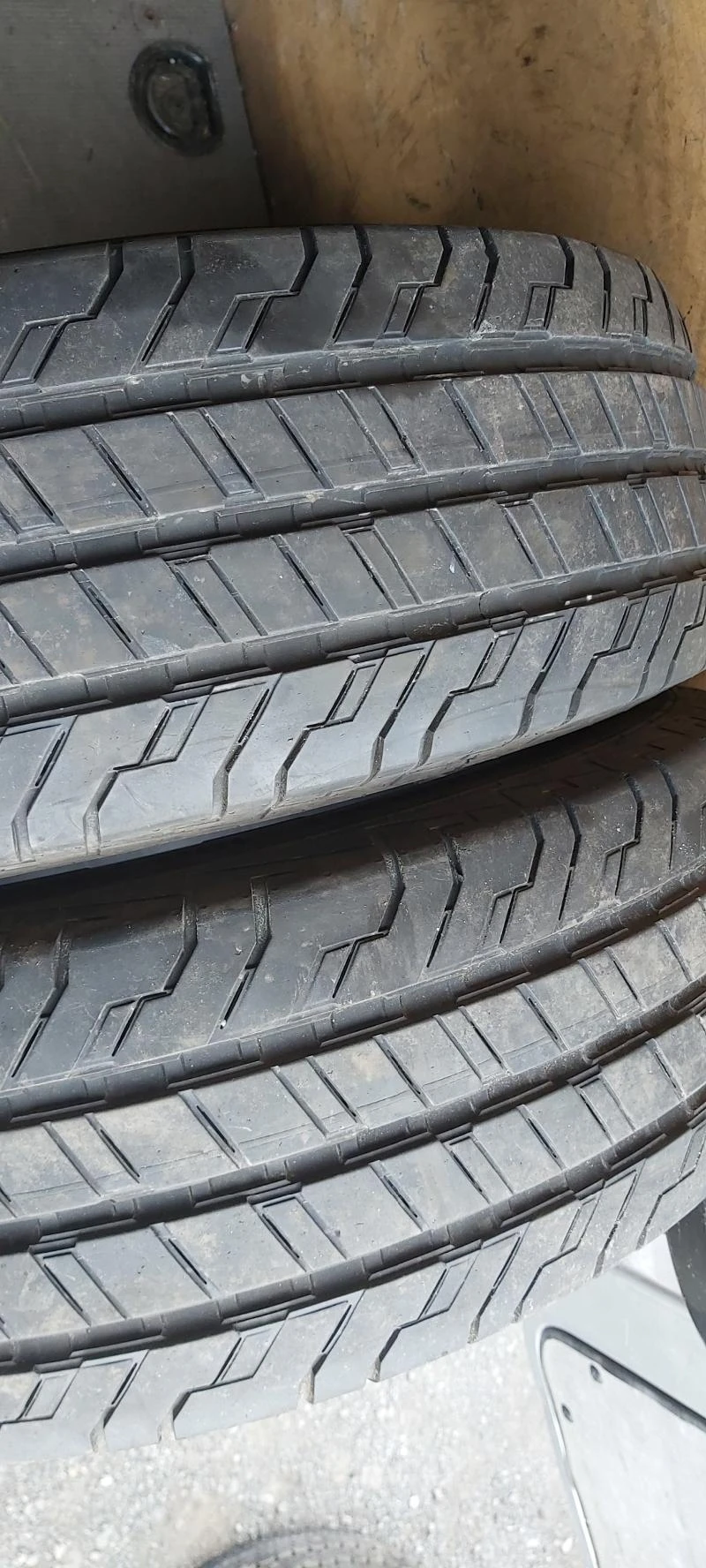 Гуми Зимни 215/70R15, снимка 1 - Гуми и джанти - 32567794