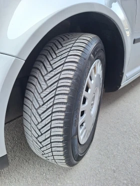 VW Golf 1.6 реални 178 х.км., ОБСЛУЖЕН, ТОП ОФЕРТА - 2300 € / 4498.41 лв. - 46125820 16