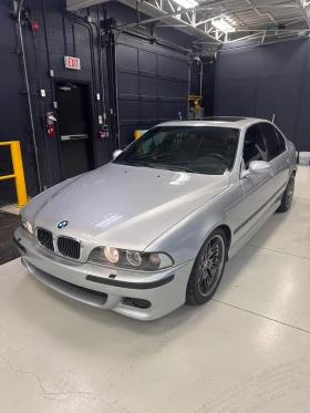 ������ BMW M5