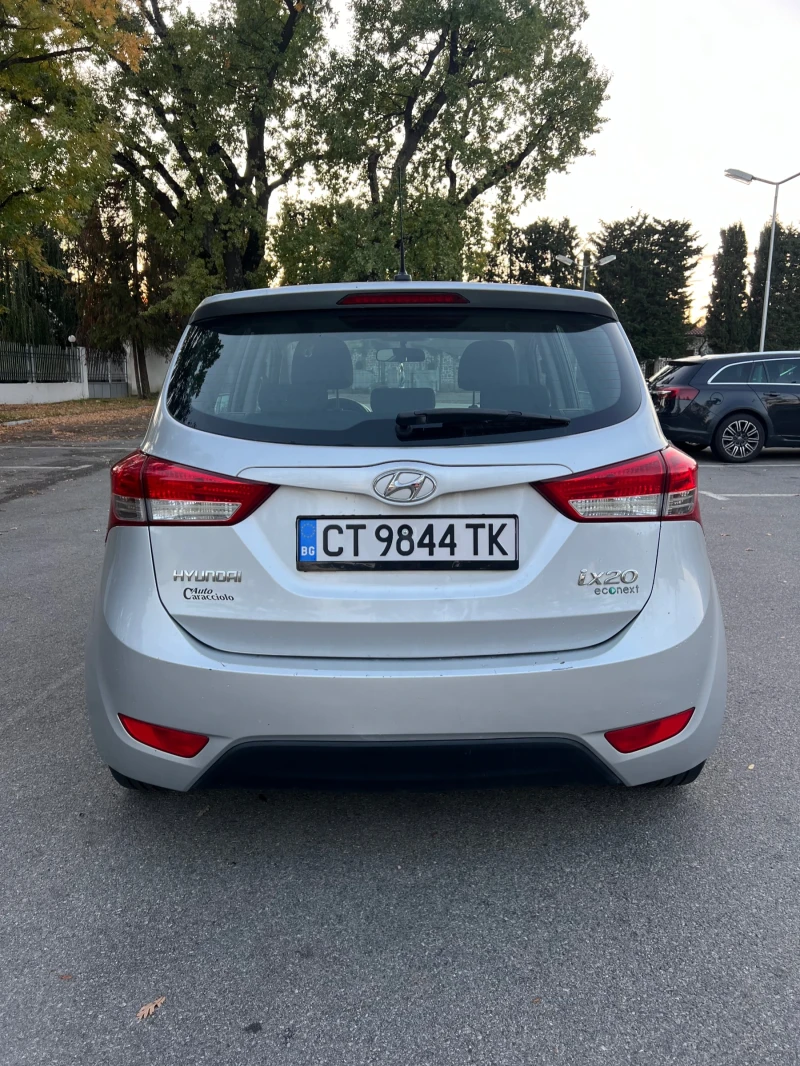 Hyundai Ix20, снимка 4 - Автомобили и джипове - 47559510