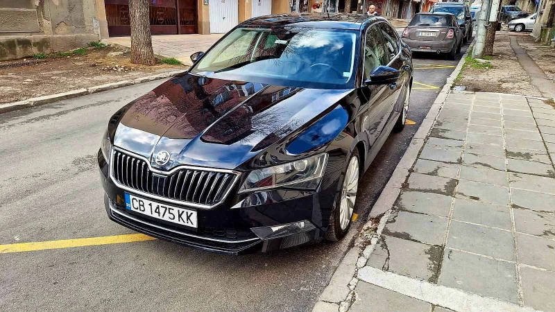 Skoda Superb, снимка 1 - Автомобили и джипове - 48131321