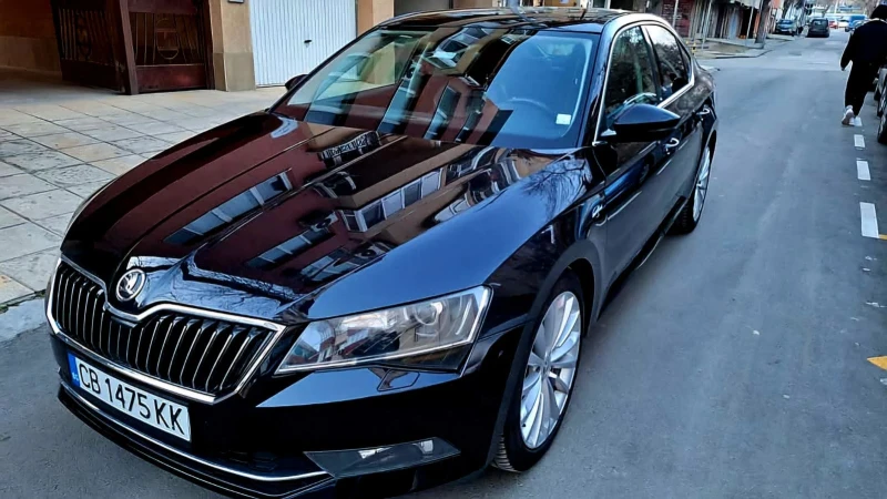 Skoda Superb, снимка 2 - Автомобили и джипове - 48131321