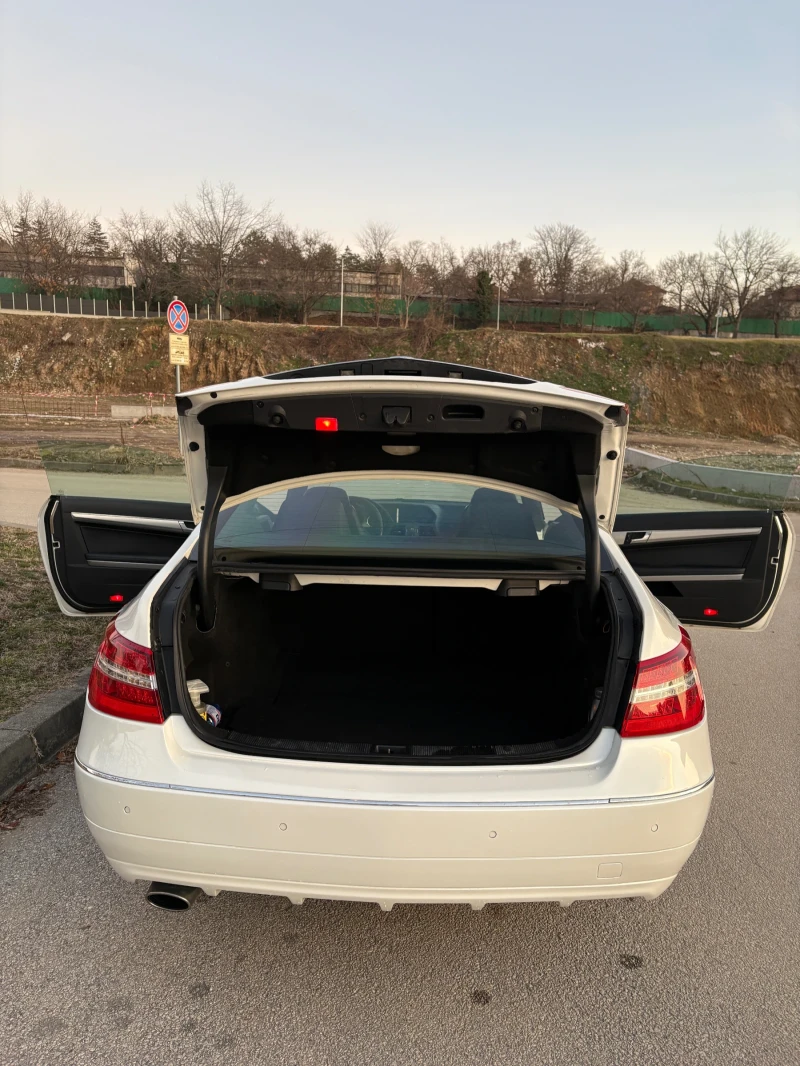 Mercedes-Benz E 250, снимка 10 - Автомобили и джипове - 48602311