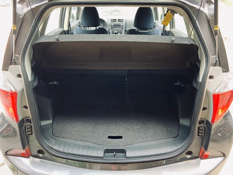 Toyota Verso S 1.33vvt-i, снимка 7 - Автомобили и джипове - 52824356