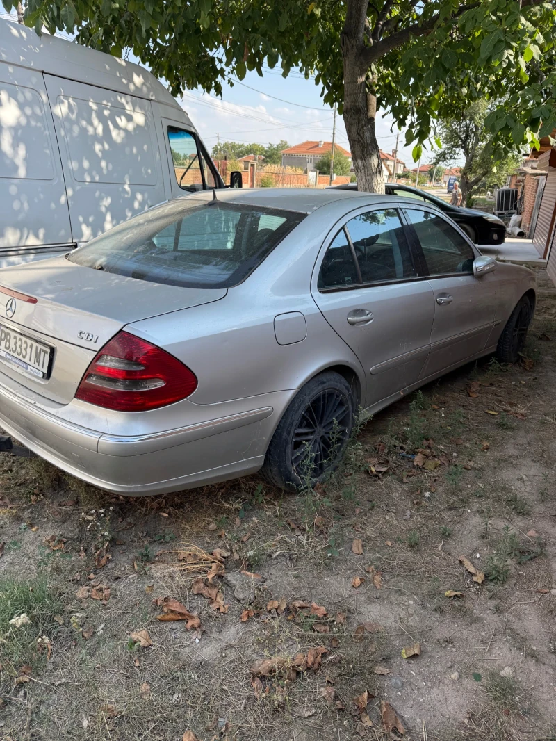 Mercedes-Benz E 270, снимка 2 - Автомобили и джипове - 52550018