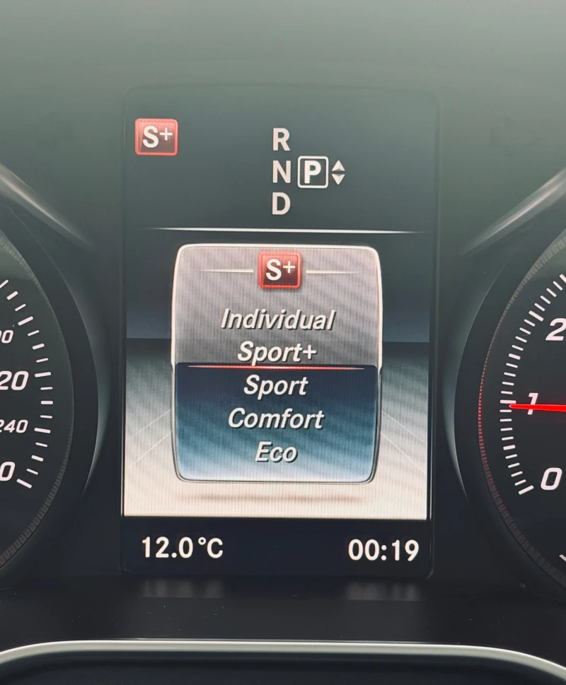 Mercedes-Benz C 300 4matic, снимка 15 - Автомобили и джипове - 52281408