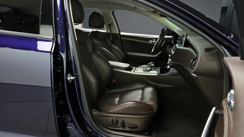 Kia Stinger 2.0T 2WD DREAM EDITION, снимка 10 - Автомобили и джипове - 52494068