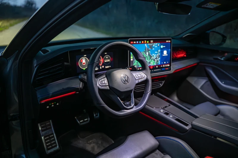 VW Passat Passat 9 R-Line Plus 2.0 TDI DSG 4MOTION, снимка 5 - Автомобили и джипове - 52667355