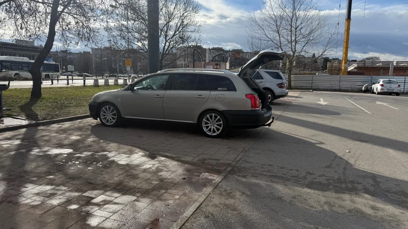 Toyota Avensis, снимка 3 - Автомобили и джипове - 52968890