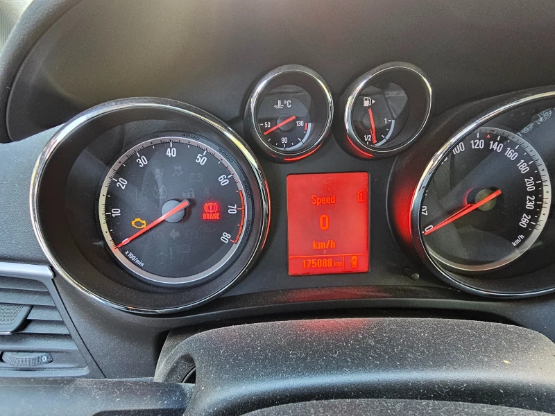 Opel Zafira TOURER, снимка 8 - Автомобили и джипове - 53156347