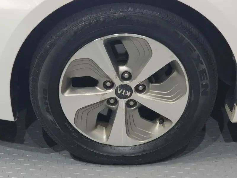 Kia K5 2.0, снимка 5 - Автомобили и джипове - 54262141