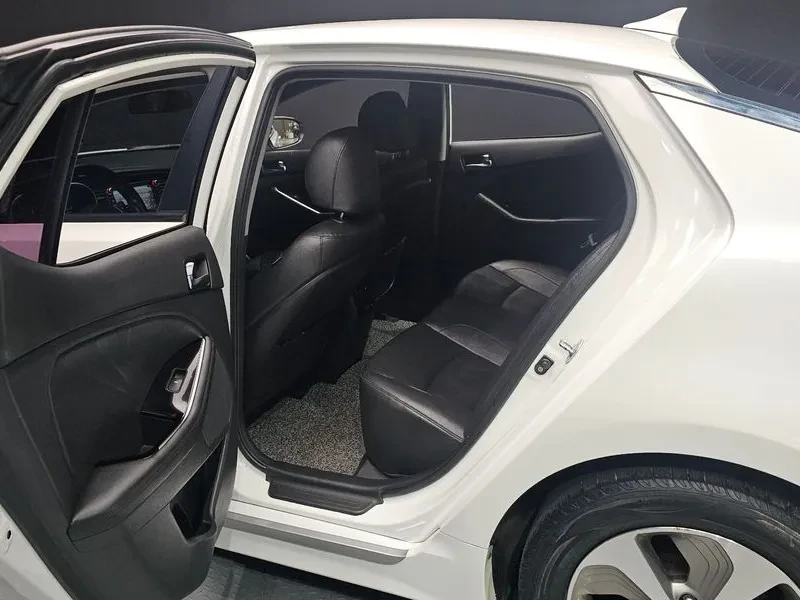 Kia K5 2.0, снимка 12 - Автомобили и джипове - 54262141