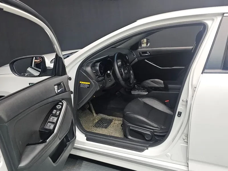 Kia K5 2.0, снимка 10 - Автомобили и джипове - 54262141