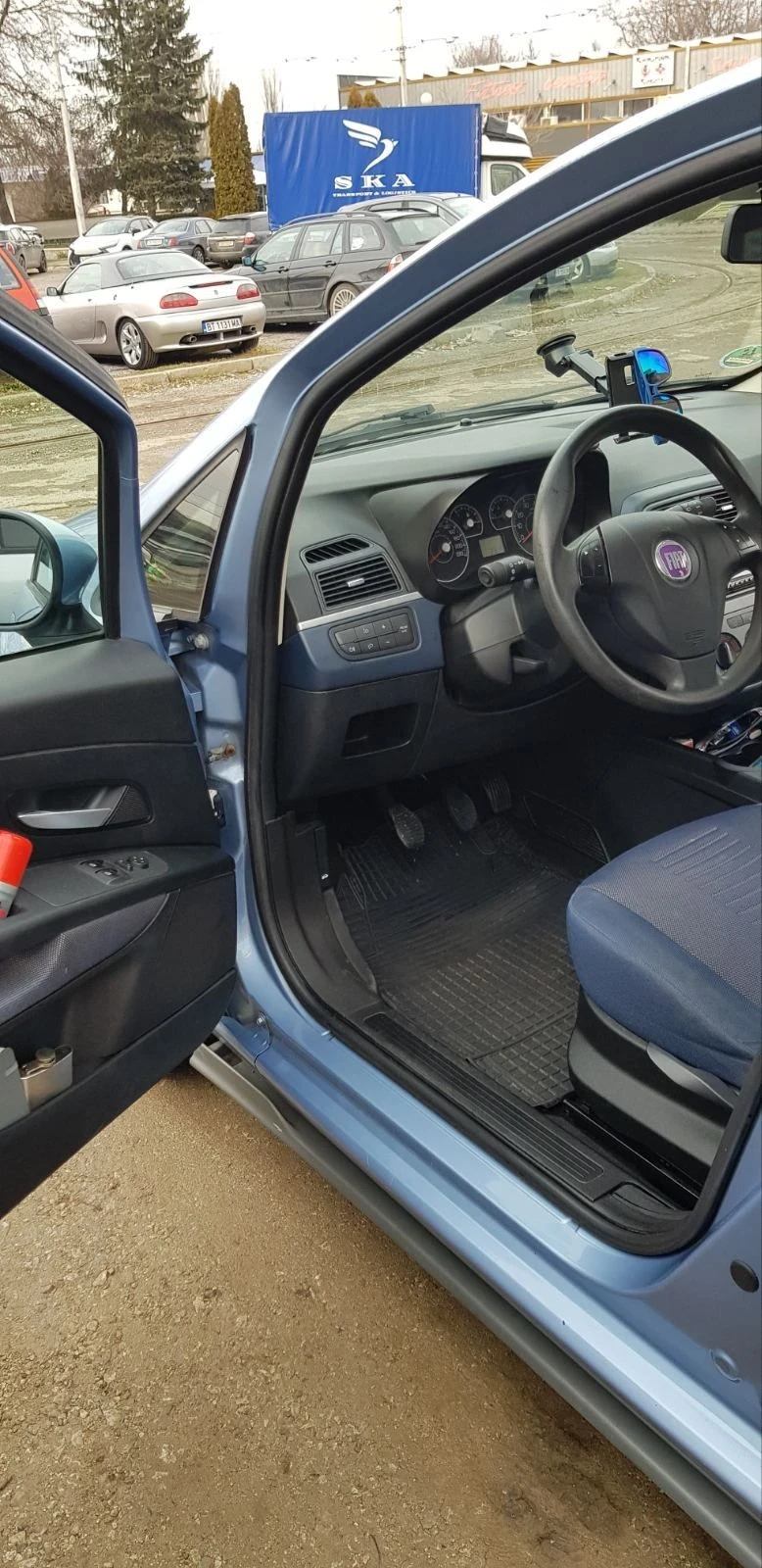 Fiat Punto 1.4i, снимка 8 - Автомобили и джипове - 55630083