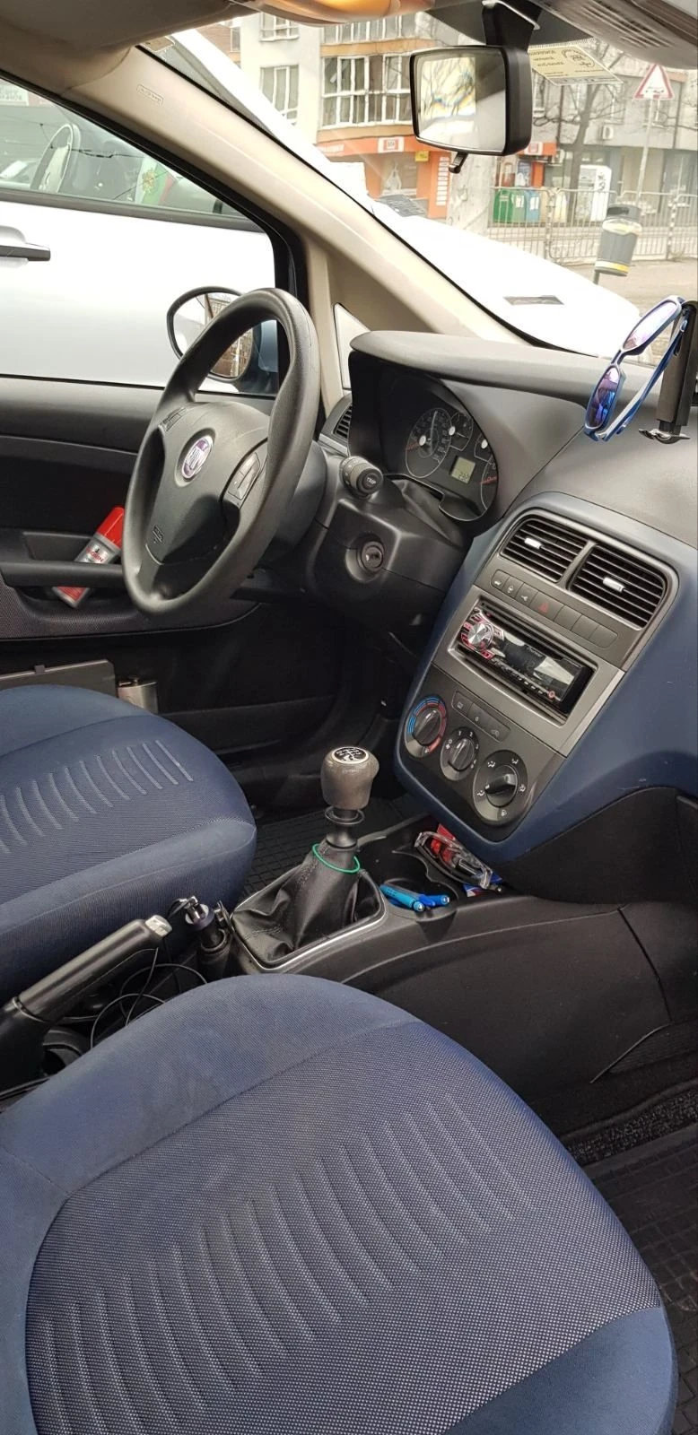 Fiat Punto 1.4i, снимка 7 - Автомобили и джипове - 55630083