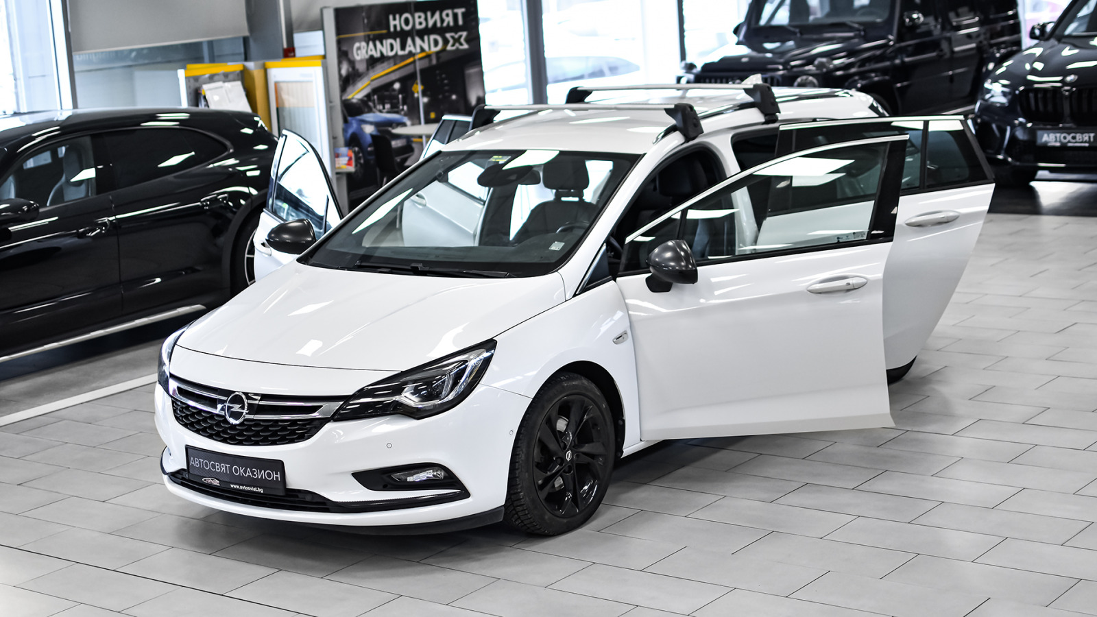Opel Astra Sports Tourer 1.6 Turbo Innovation Automatic - изображение 1