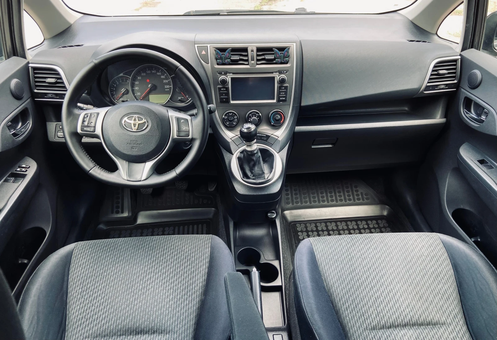 Toyota Verso S 1.33vvt-i - изображение 4