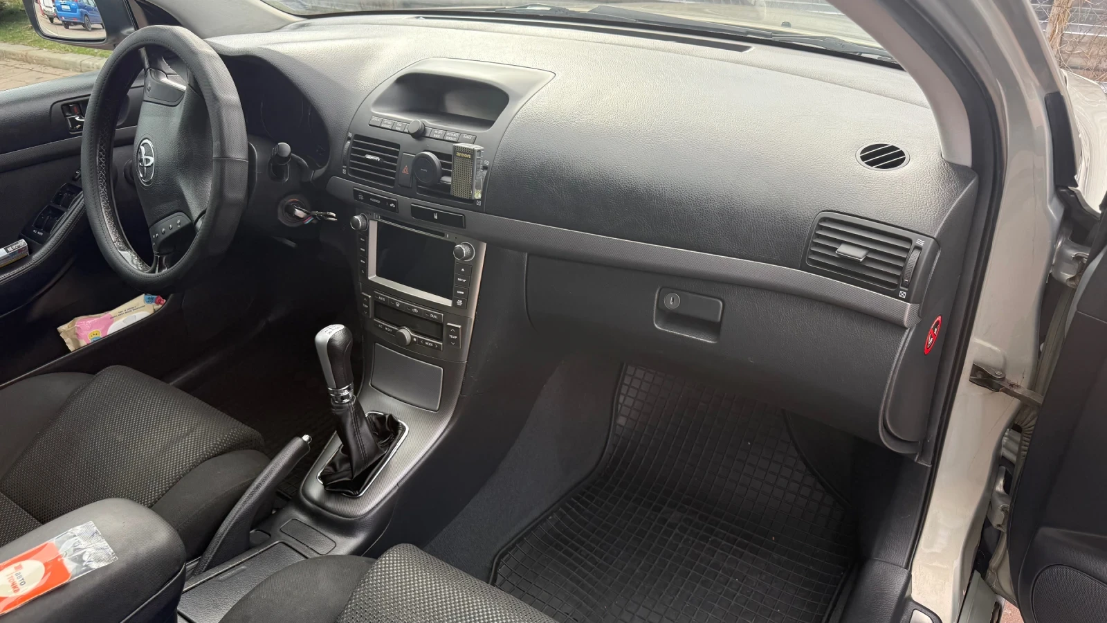 Toyota Avensis  - изображение 5