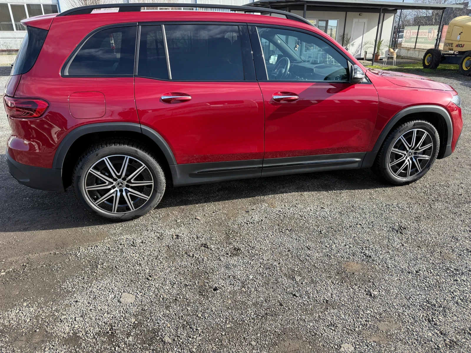 Mercedes-Benz EQB 250+  - изображение 4