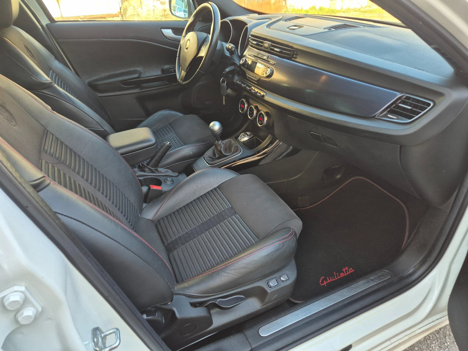 Alfa Romeo Giulietta 1.75Т, снимка 9 - Автомобили и джипове - 53826745