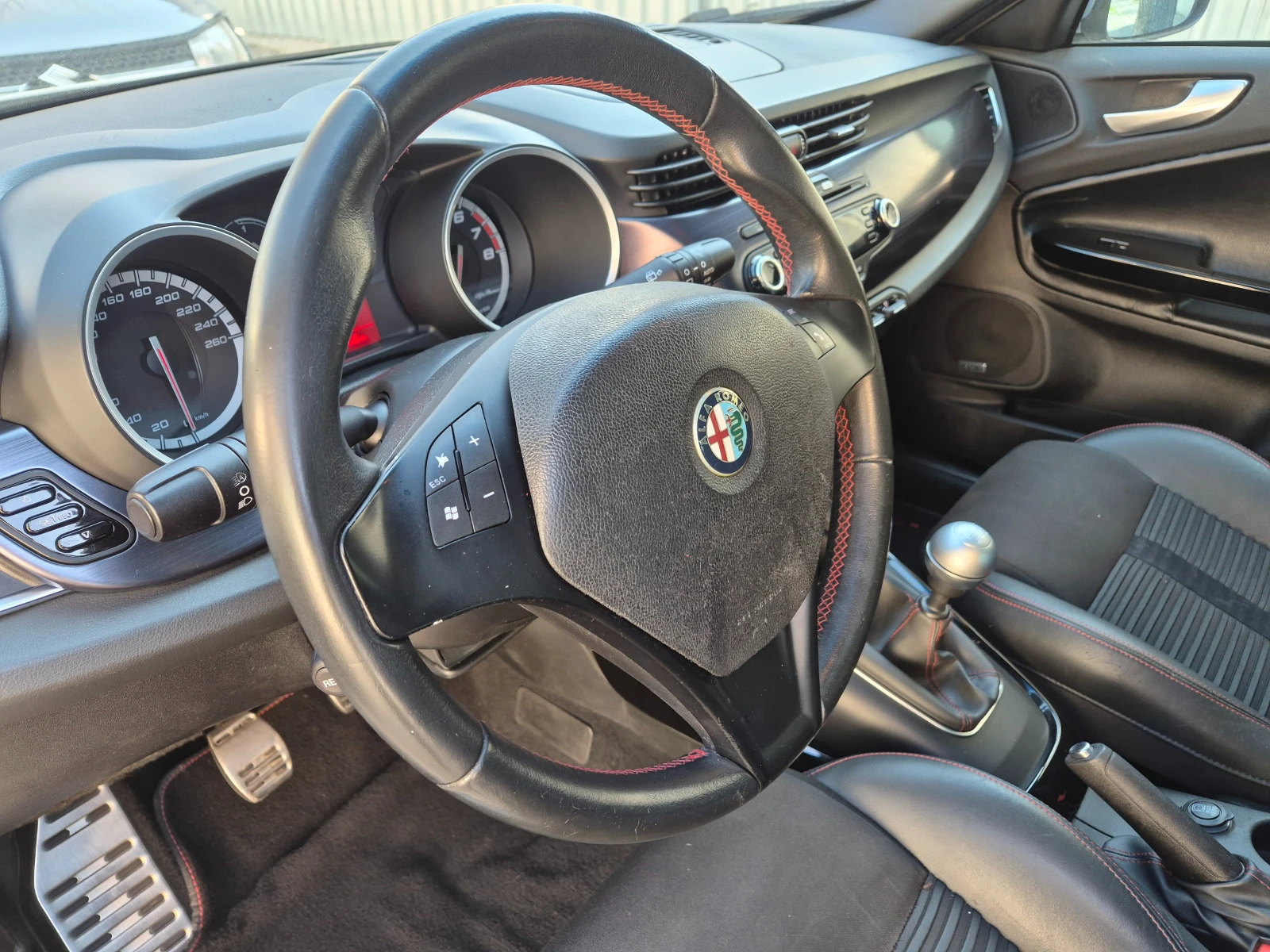 Alfa Romeo Giulietta 1.75Т, снимка 11 - Автомобили и джипове - 53826745