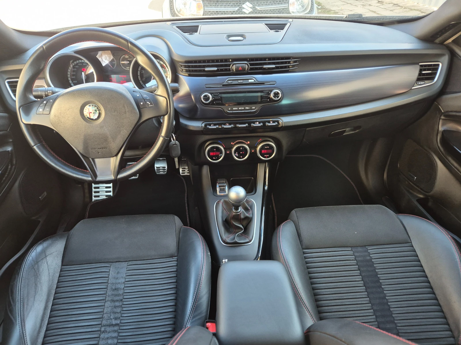 Alfa Romeo Giulietta 1.75Т, снимка 10 - Автомобили и джипове - 53826745