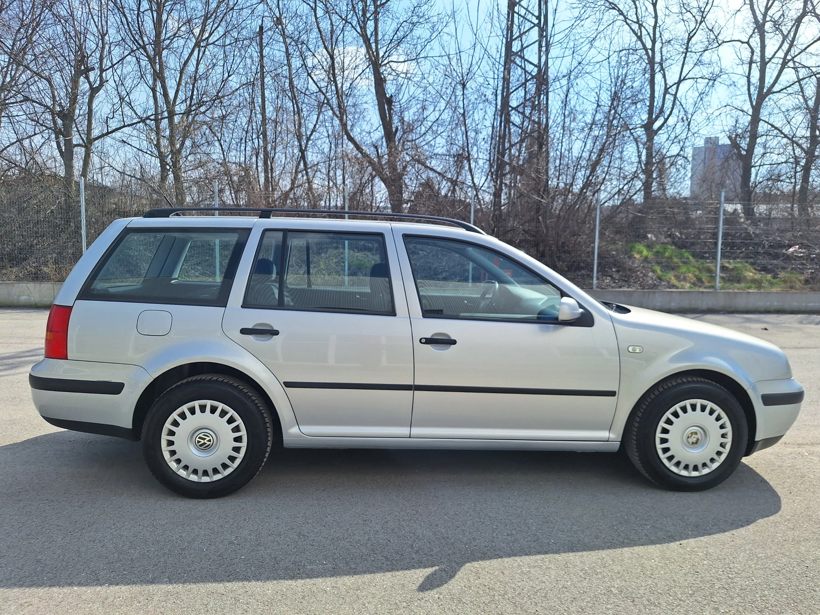 VW Golf 1.6 реални 178 х.км., ОБСЛУЖЕН, ТОП ОФЕРТА, снимка 4 - Автомобили и джипове - 53916701