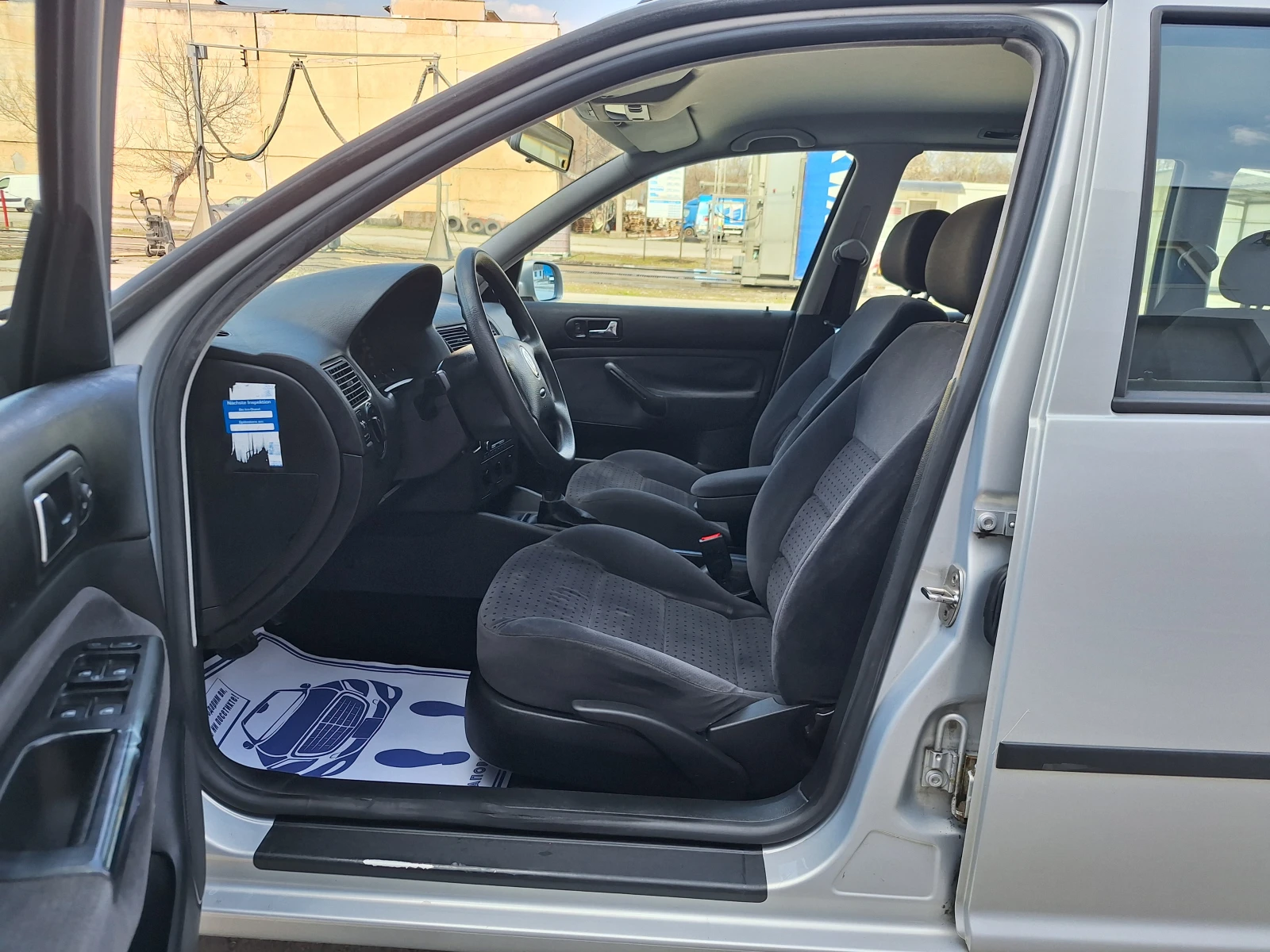 VW Golf 1.6 реални 178 х.км., ОБСЛУЖЕН, ТОП ОФЕРТА, снимка 8 - Автомобили и джипове - 53916701