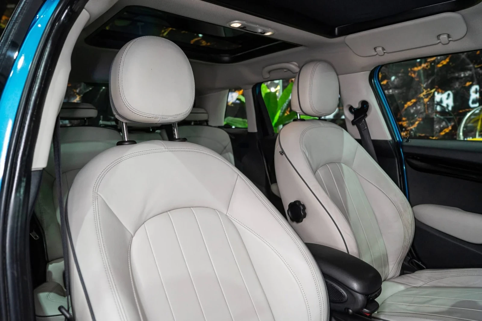 Mini Cooper 1.6D NAVI РЯДКА КОЖА ПАНО H&K ЛИЗИНГ 100%, снимка 14 - Автомобили и джипове - 53941815