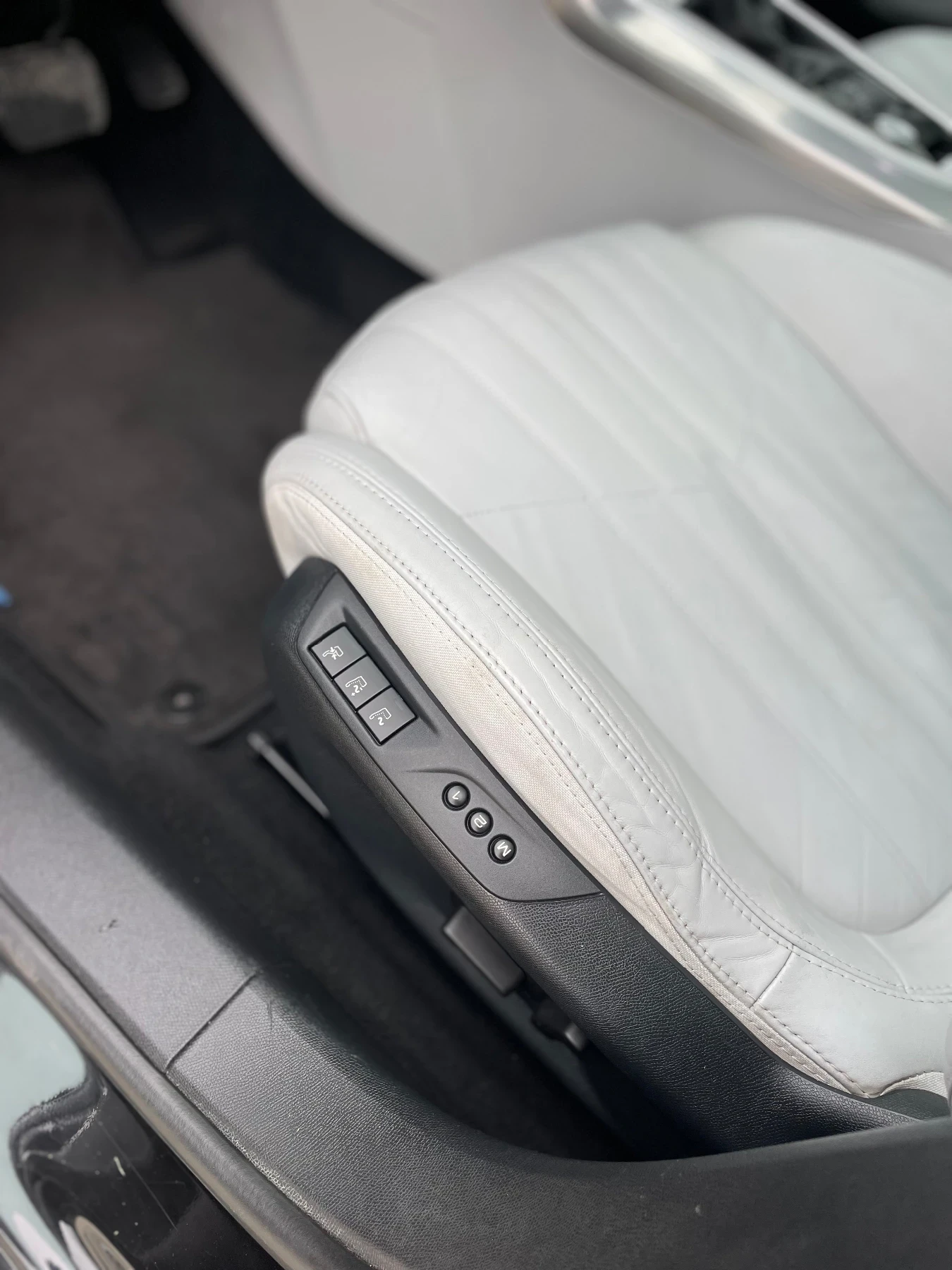 Peugeot 308 1.2 PureTech-130k.с., снимка 17 - Автомобили и джипове - 54055250