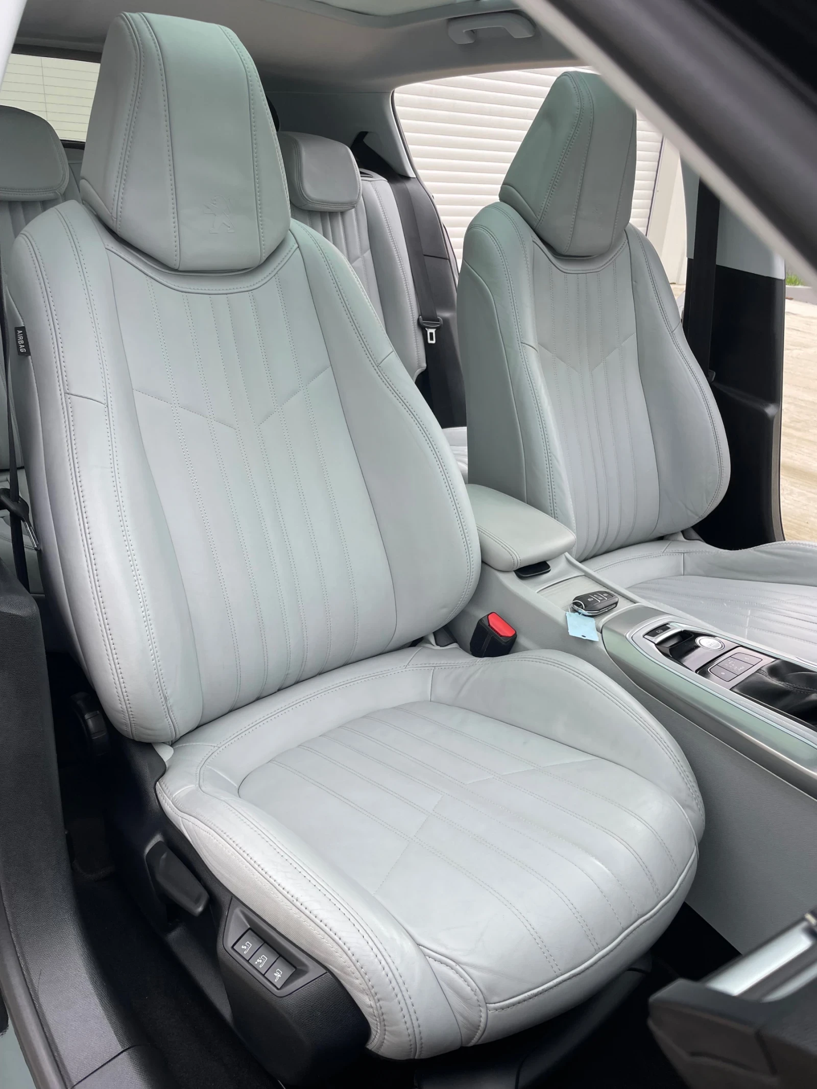 Peugeot 308 1.2 PureTech-130k.с., снимка 9 - Автомобили и джипове - 54055250