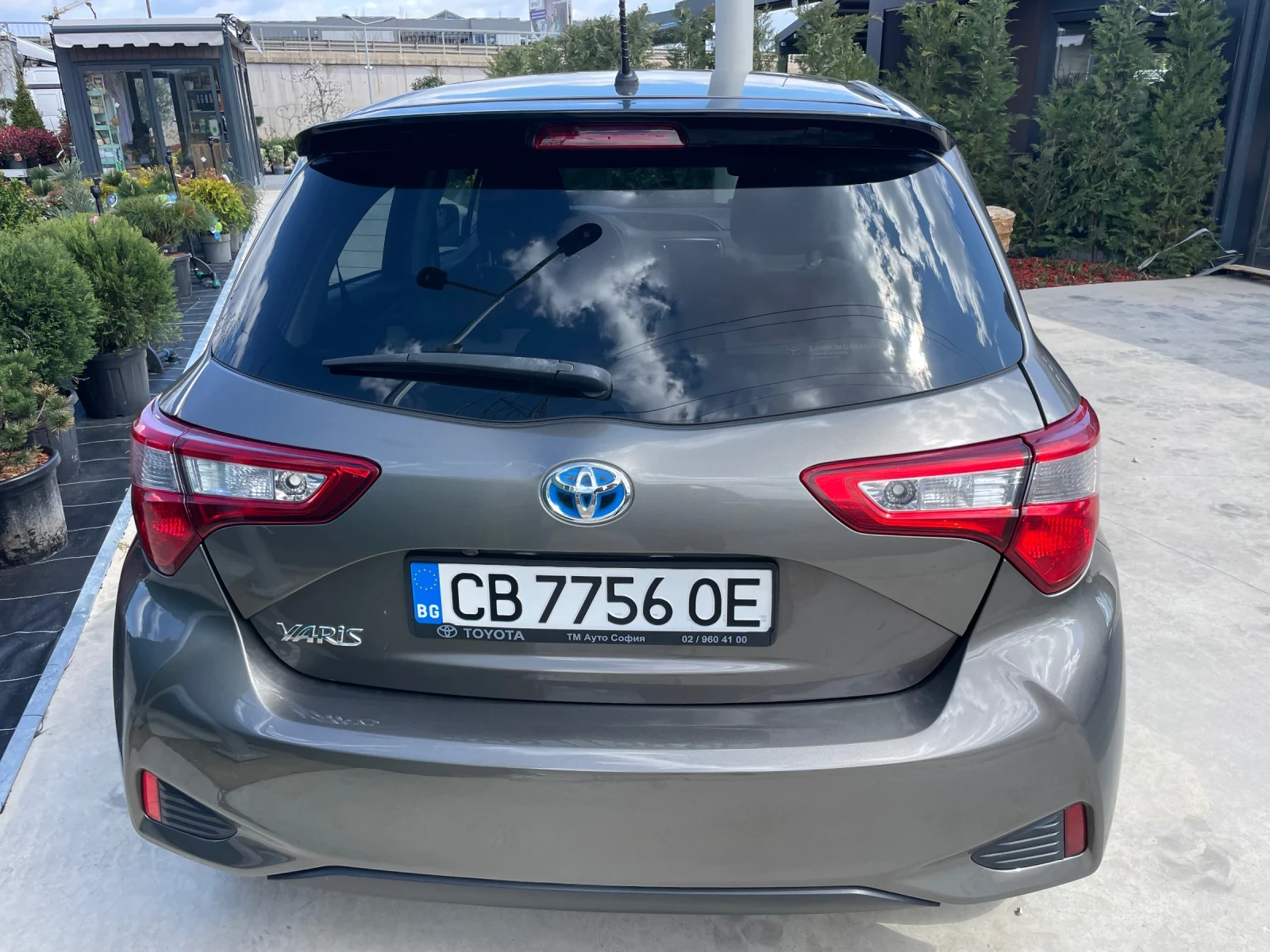Toyota Yaris 1.5 Hybrid, Euro6, Купена/поддържана Тойота София, снимка 6 - Автомобили и джипове - 54145559