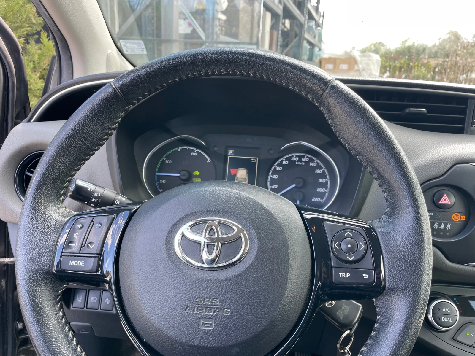 Toyota Yaris 1.5 Hybrid, Euro6, Купена/поддържана Тойота София, снимка 12 - Автомобили и джипове - 54145559