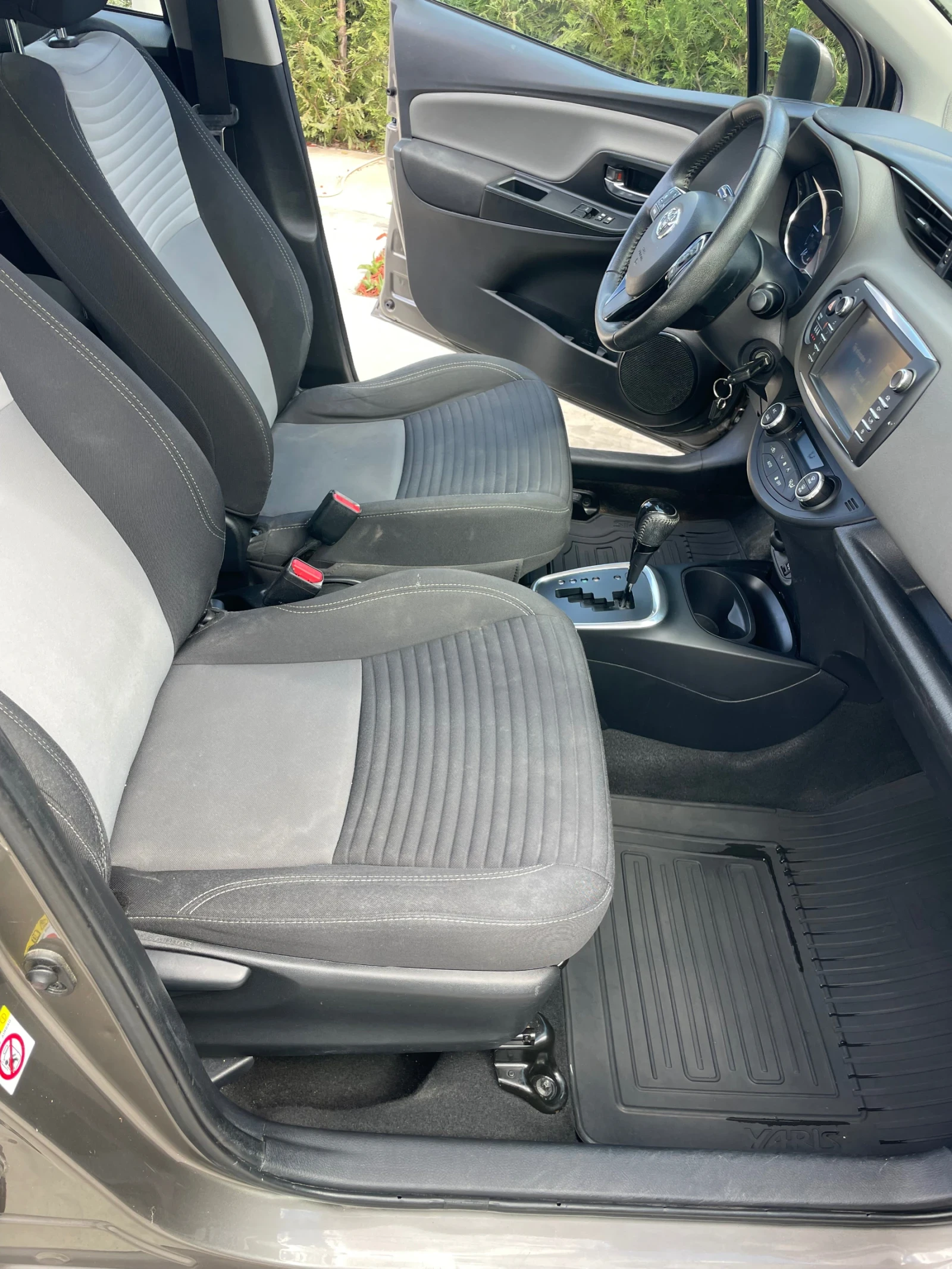 Toyota Yaris 1.5 Hybrid, Euro6, Купена/поддържана Тойота София, снимка 15 - Автомобили и джипове - 54145559