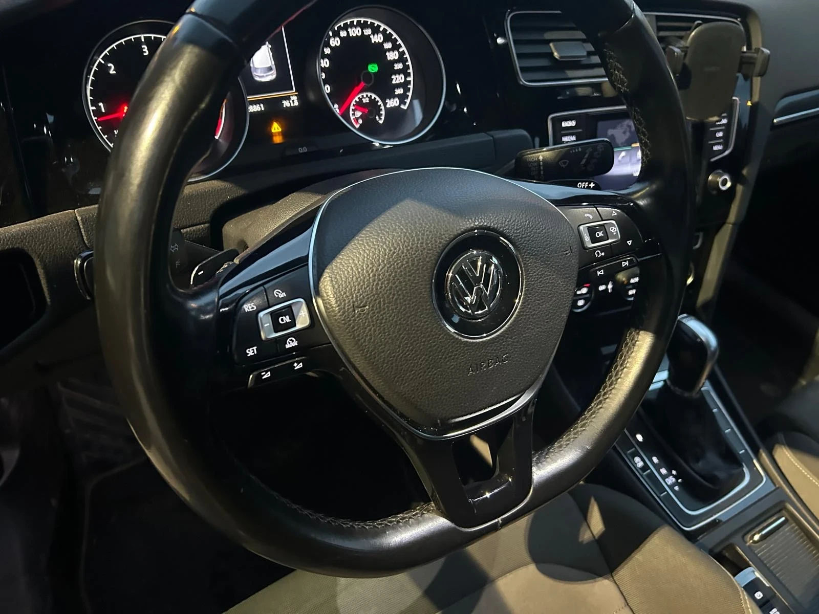VW Golf 2.0TDI 150ks, снимка 5 - Автомобили и джипове - 54383020