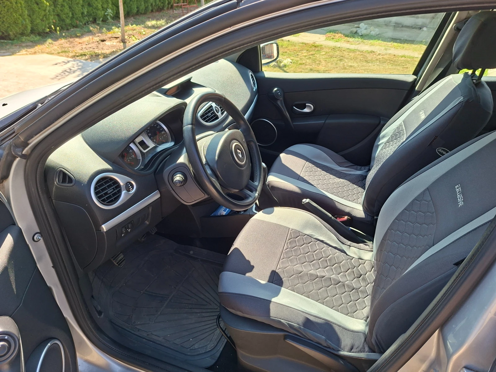 Renault Clio 3, снимка 5 - Автомобили и джипове - 55779492