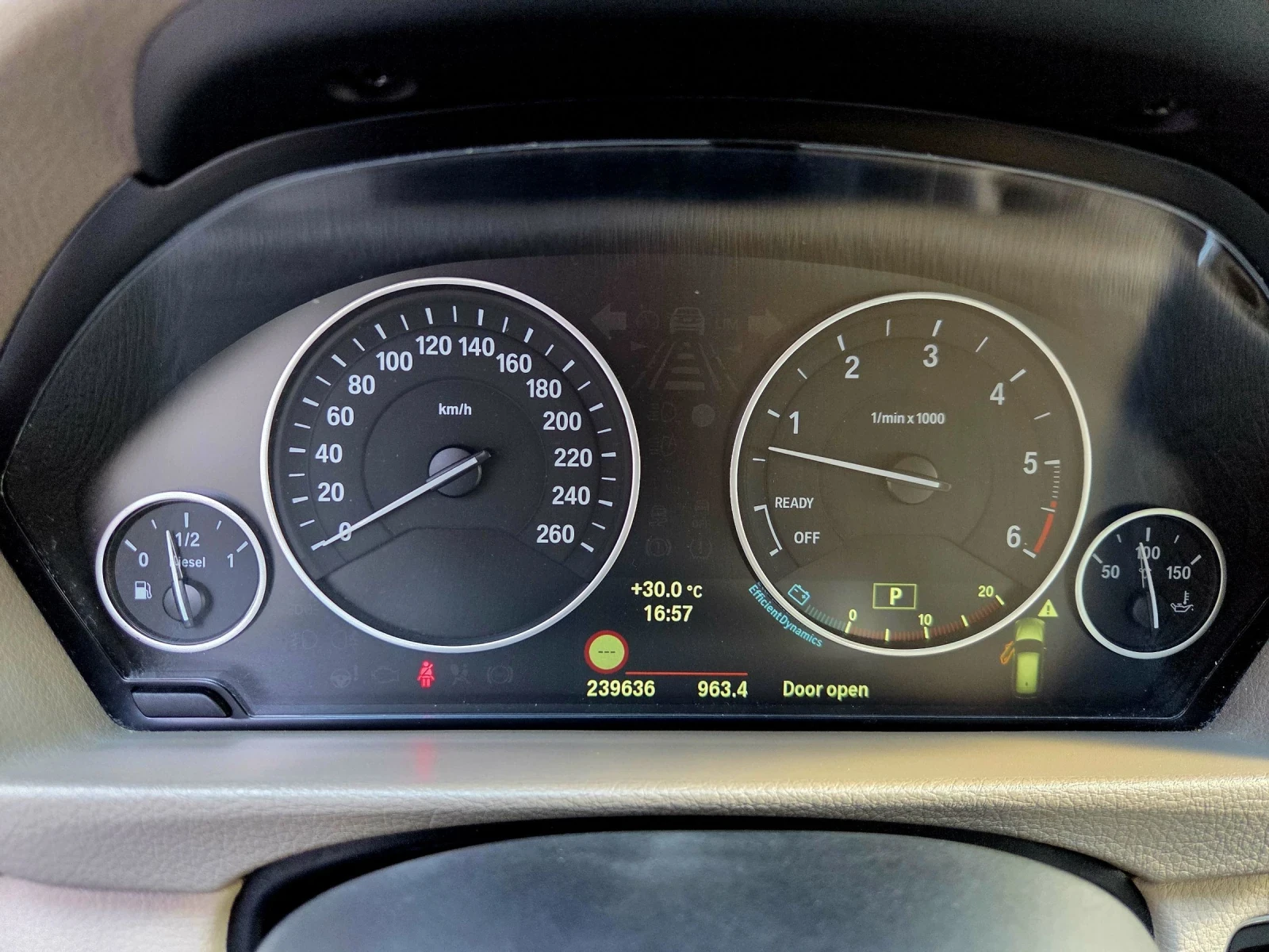 BMW 330 Xd FULL FULL, снимка 12 - Автомобили и джипове - 54701762