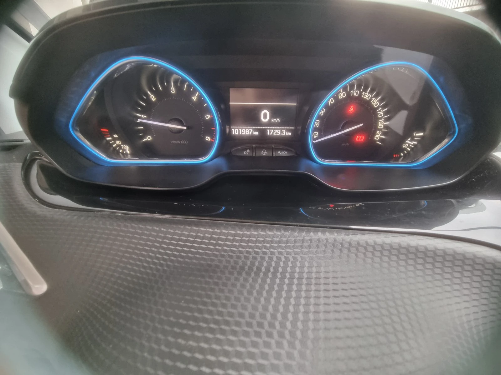 Peugeot 2008 Blue HDI --> N1 - данъчен кредит, снимка 9 - Автомобили и джипове - 54834499