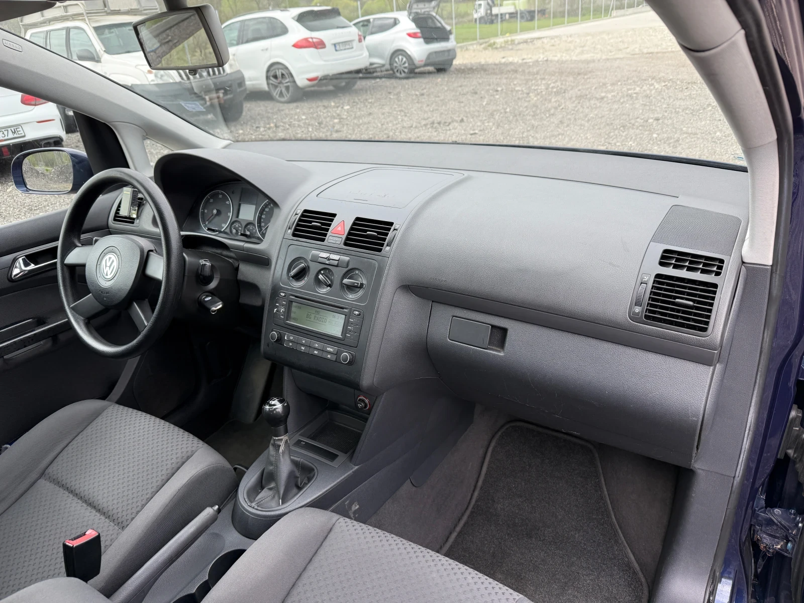 VW Touran, снимка 13 - Автомобили и джипове - 55002582